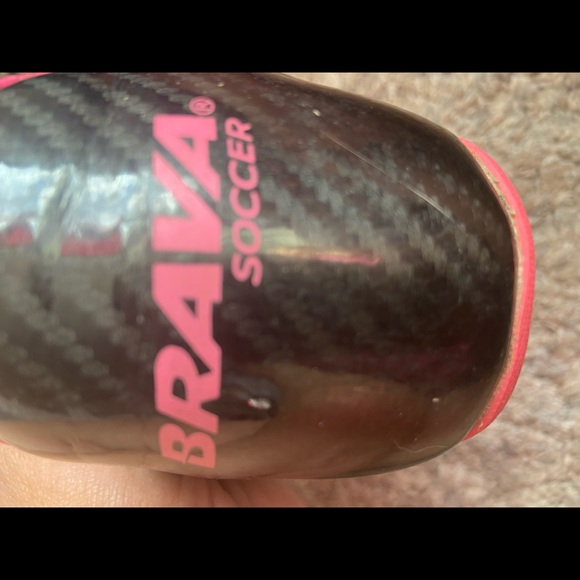 Soccer cleats for girls - Picture 3 of 4